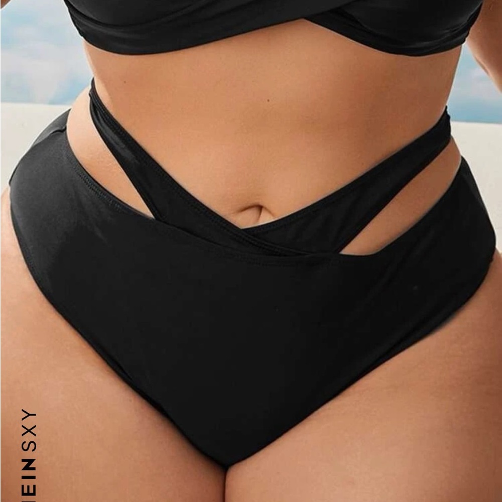 Black cut out bikini bottoms